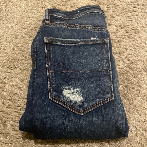 American Eagle High Waisted Distressed Jeans - Picture 3 of 6
